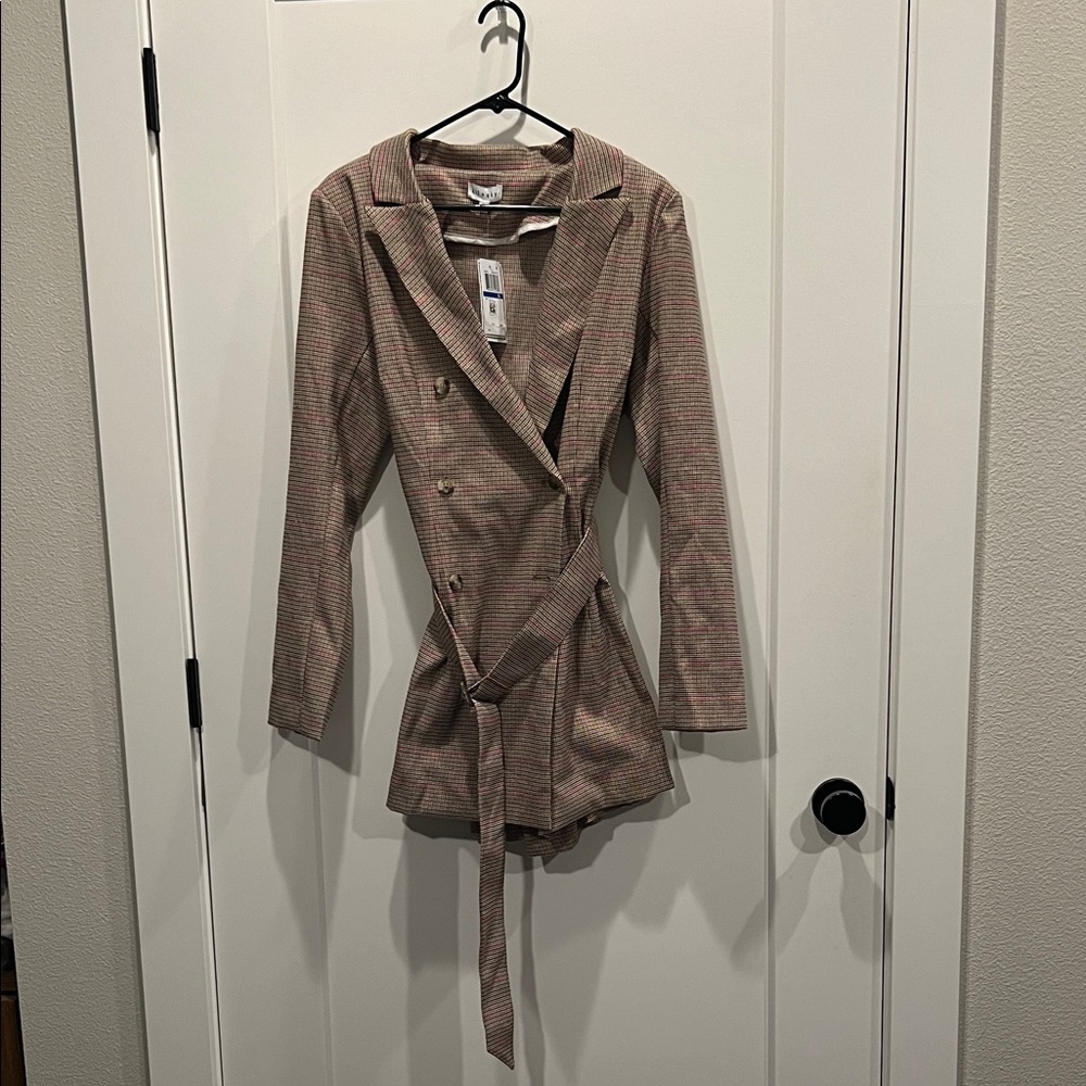 Tailored Double-Breasted Houndstooth Blazer with Belt - Beige/Brown